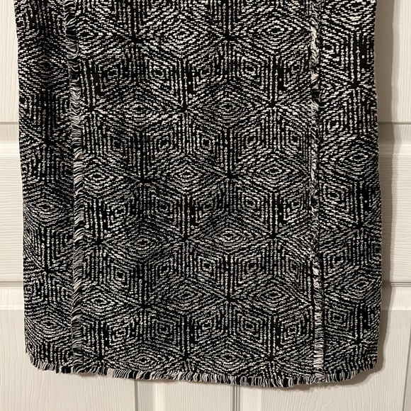 Banana Republic Black & White Dress - Picture 4 of 6